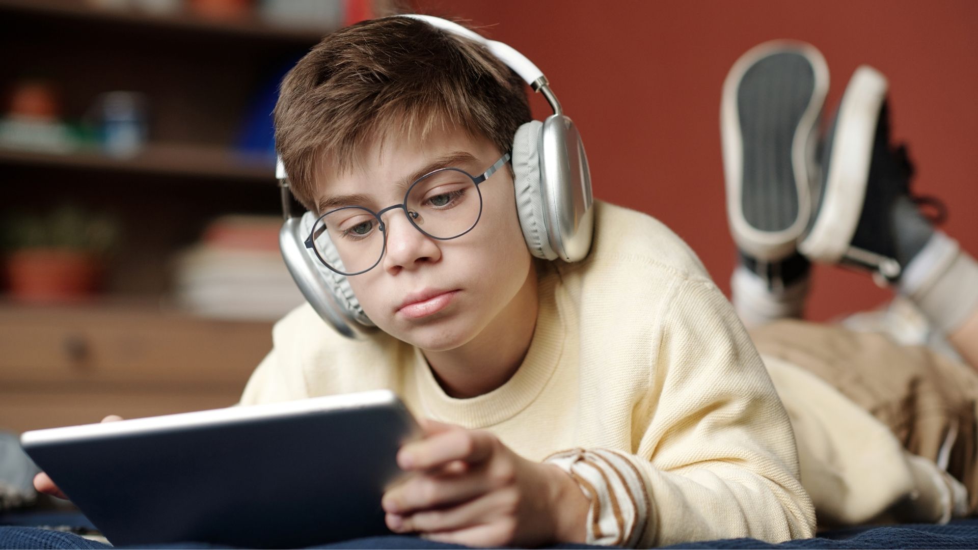 Ekran Süresi Çocuklarda Dikkati Nasıl Etkiler?